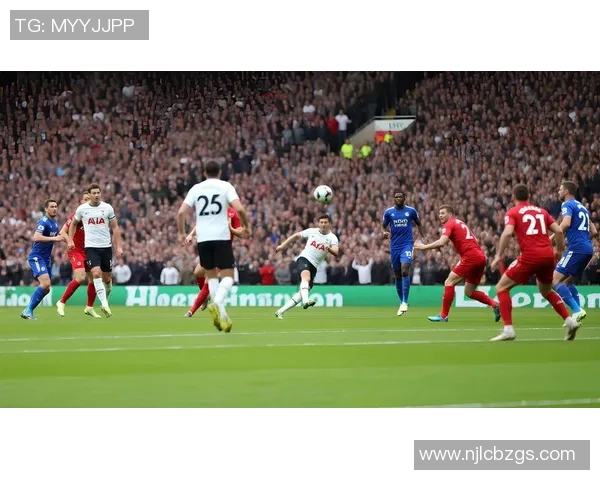 今年崛起的新足球球星闪耀绿茵赛场引领未来风潮 今年崛起的新足球球星闪耀绿茵赛场引领未来风潮