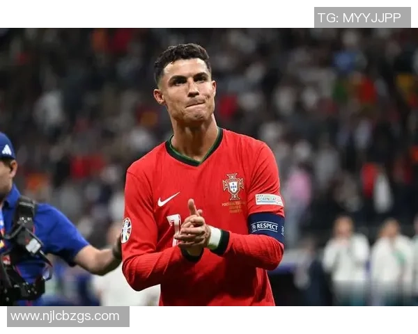 各大足球俱乐部标志性球星盘点与他们的辉煌成就