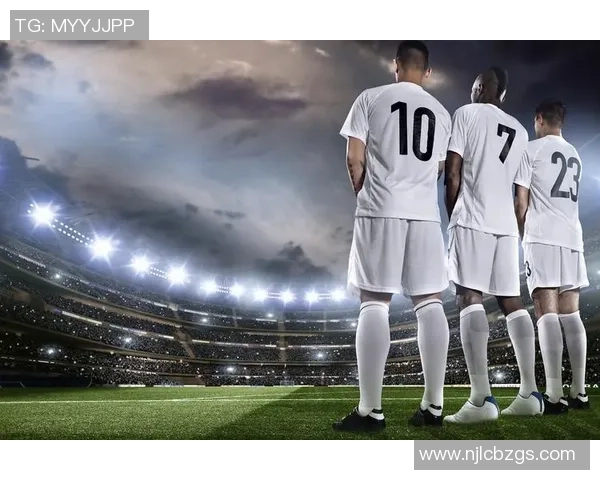 足球巨星豪华新居启航全家随行见证辉煌生活新篇章